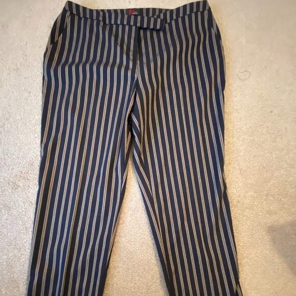 John Meyer Size 12 Ladies Pin striped Suit - Picture 10 of 14